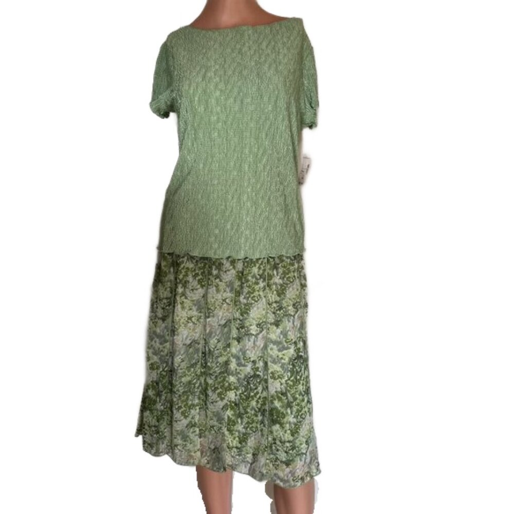 Dressbarn  2 piece shirt skirt  Floral Green   SZ M  NWT